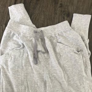 Lululemon women’s joggers